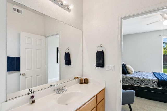 10001 Silver Legend Ct, Sacramento, CA 95829