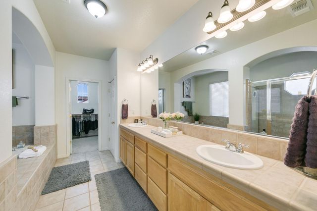 10001 Silver Legend Ct, Sacramento, CA 95829