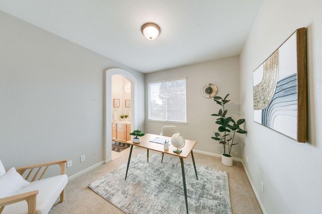 10001 Silver Legend Ct, Sacramento, CA 95829