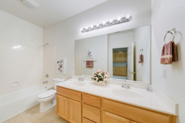 10001 Silver Legend Ct, Sacramento, CA 95829