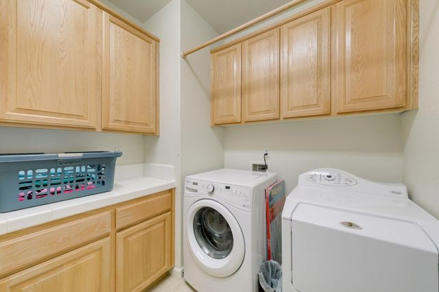 10001 Silver Legend Ct, Sacramento, CA 95829