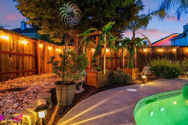10001 Silver Legend Ct, Sacramento, CA 95829