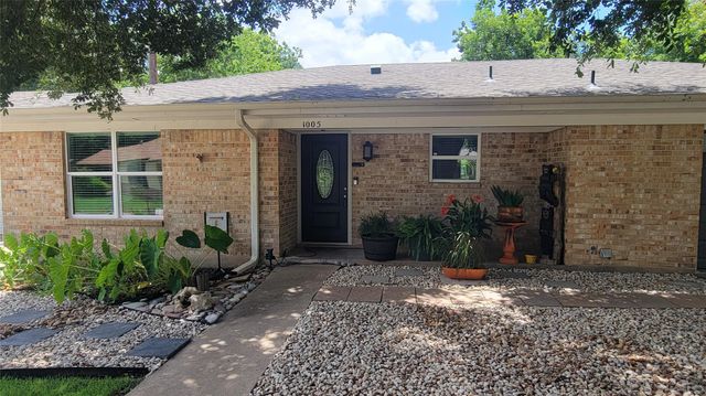 1005 George ST, Taylor, TX 76574