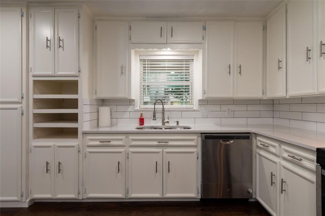 1005 George ST, Taylor, TX 76574
