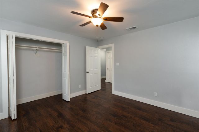 1005 George ST, Taylor, TX 76574