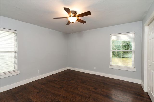 1005 George ST, Taylor, TX 76574