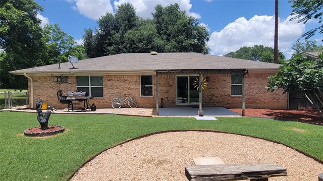 1005 George ST, Taylor, TX 76574