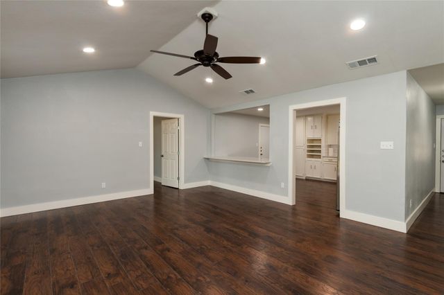 1005 George ST, Taylor, TX 76574
