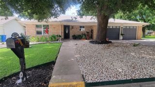 1005 George ST, Taylor, TX 76574