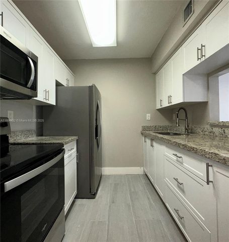 250 NW 107th Ave 202, Miami, FL 33172