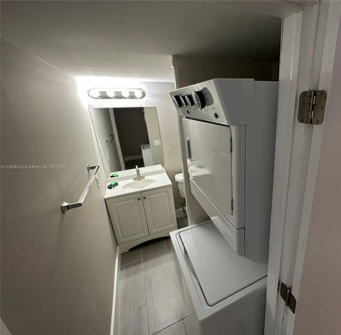 250 NW 107th Ave 202, Miami, FL 33172