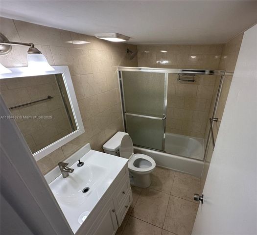 250 NW 107th Ave 202, Miami, FL 33172