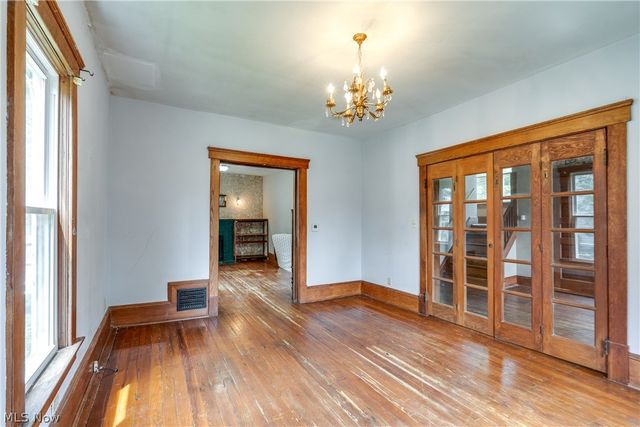 567 Crosby Street, Akron, OH 44302