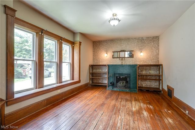 567 Crosby Street, Akron, OH 44302