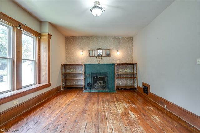 567 Crosby Street, Akron, OH 44302