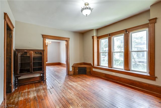567 Crosby Street, Akron, OH 44302