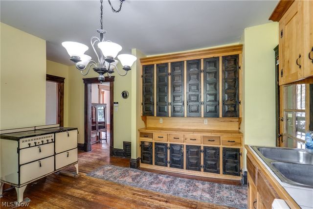 567 Crosby Street, Akron, OH 44302