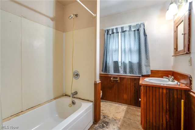 567 Crosby Street, Akron, OH 44302