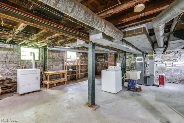 567 Crosby Street, Akron, OH 44302