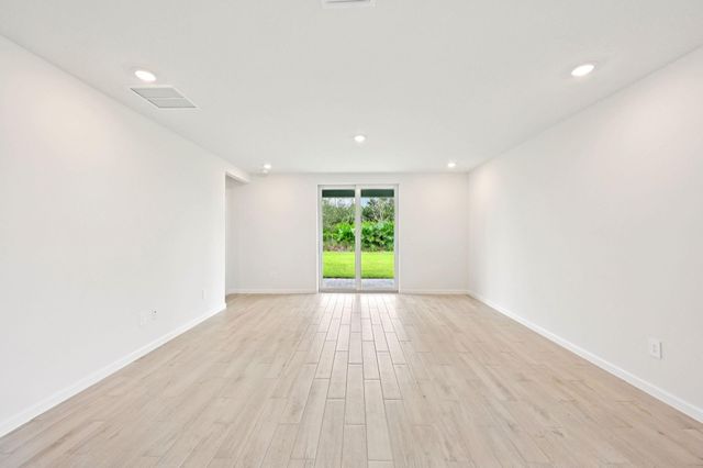 5461 Hampton Park Circle, Vero Beach, FL 32966