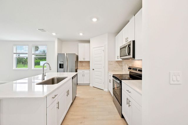 5461 Hampton Park Circle, Vero Beach, FL 32966