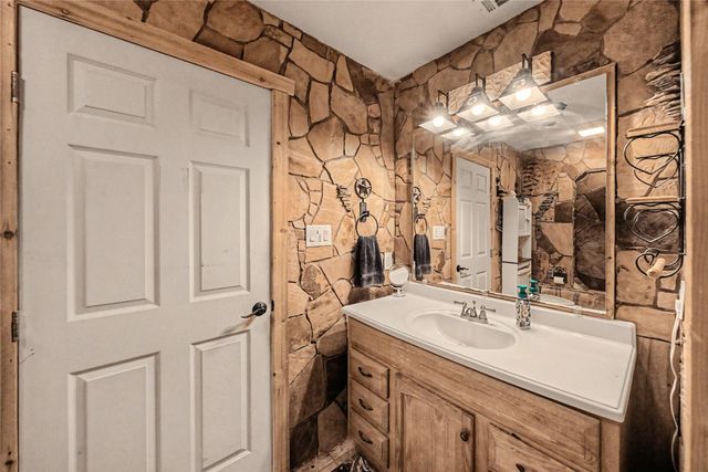 2313 Hickory Creek Road, Denton, TX 76210