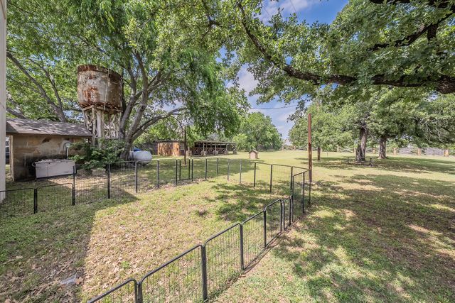 2313 Hickory Creek Road, Denton, TX 76210