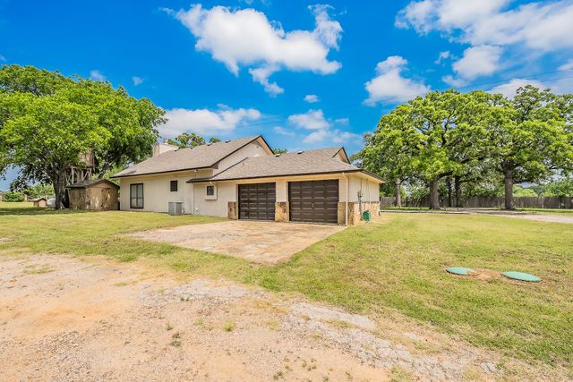 2313 Hickory Creek Road, Denton, TX 76210