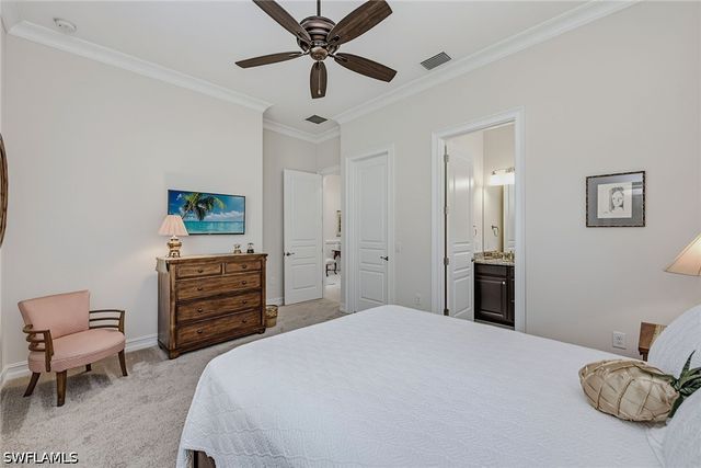 9454 Lagomar CT, Naples, FL 34114
