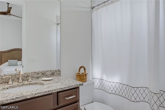 9454 Lagomar CT, Naples, FL 34114
