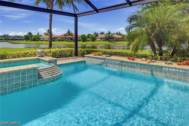 9454 Lagomar CT, Naples, FL 34114