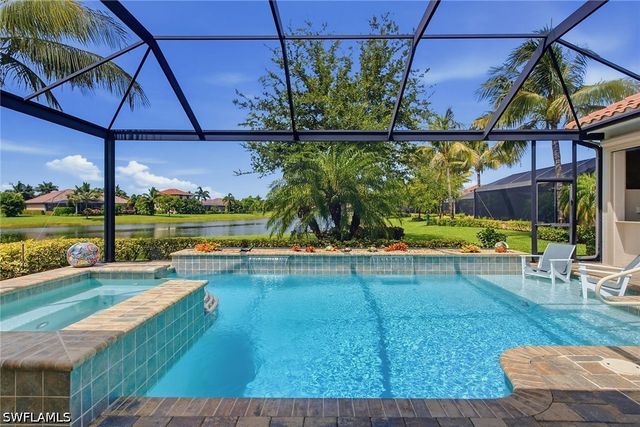 9454 Lagomar CT, Naples, FL 34114