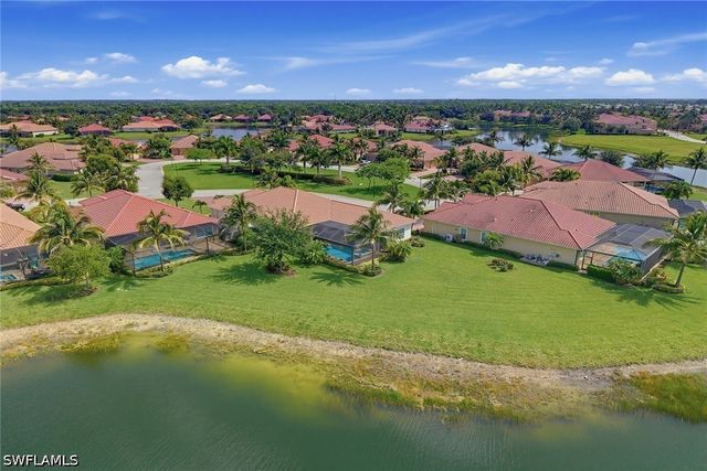 9454 Lagomar CT, Naples, FL 34114