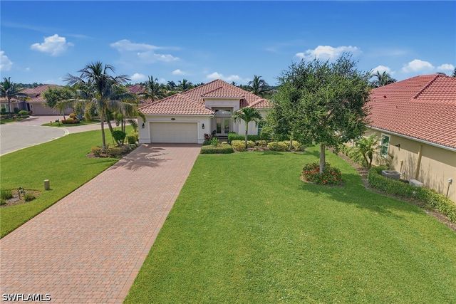 9454 Lagomar CT, Naples, FL 34114