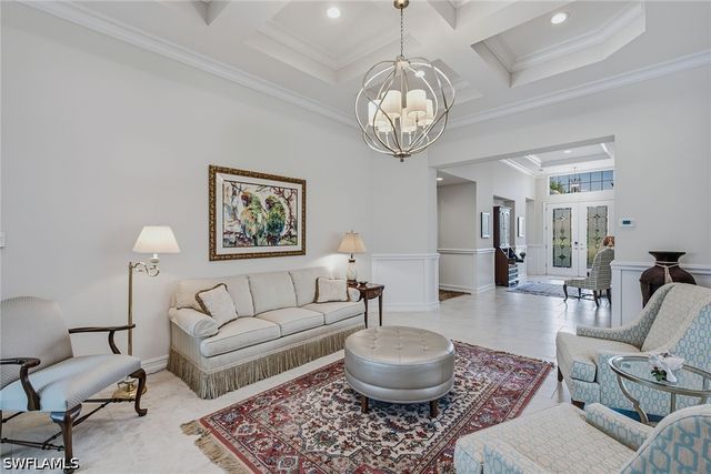 9454 Lagomar CT, Naples, FL 34114