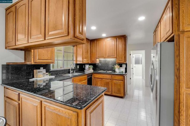 61 Sullivan Dr, Moraga, CA 94556