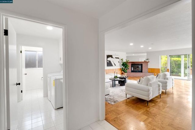 61 Sullivan Dr, Moraga, CA 94556