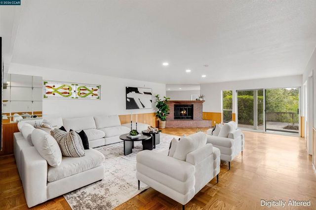 61 Sullivan Dr, Moraga, CA 94556