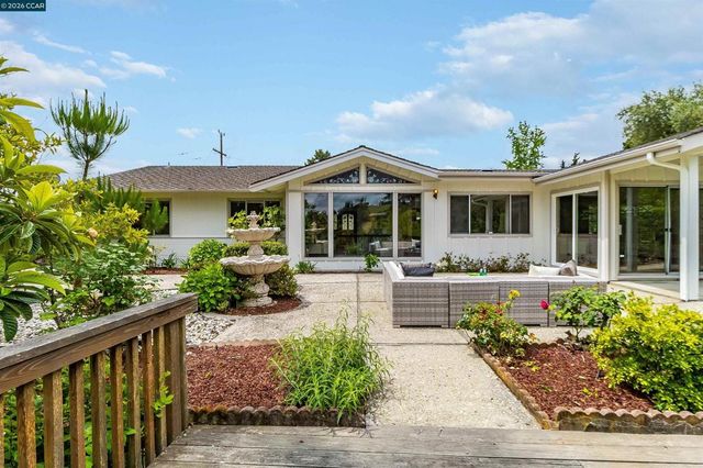 61 Sullivan Dr, Moraga, CA 94556
