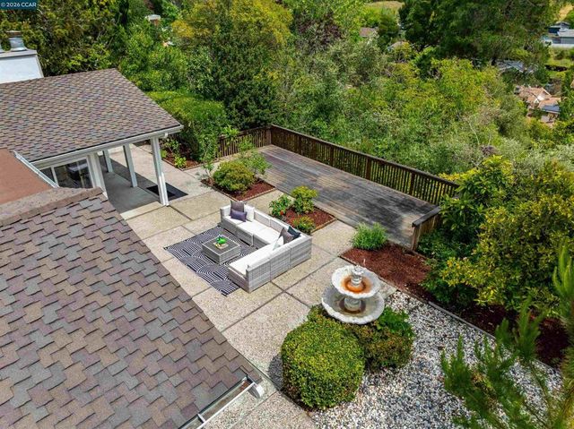 61 Sullivan Dr, Moraga, CA 94556
