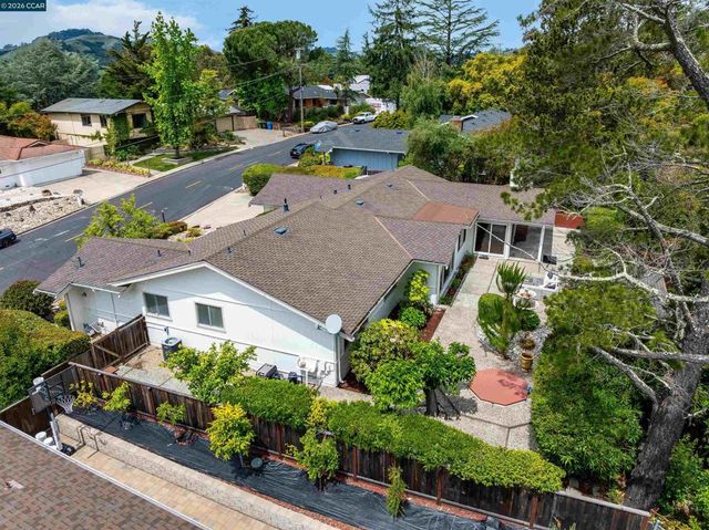 61 Sullivan Dr, Moraga, CA 94556