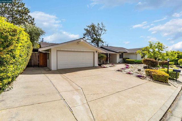 61 Sullivan Dr, Moraga, CA 94556