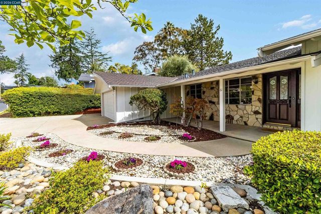 61 Sullivan Dr, Moraga, CA 94556