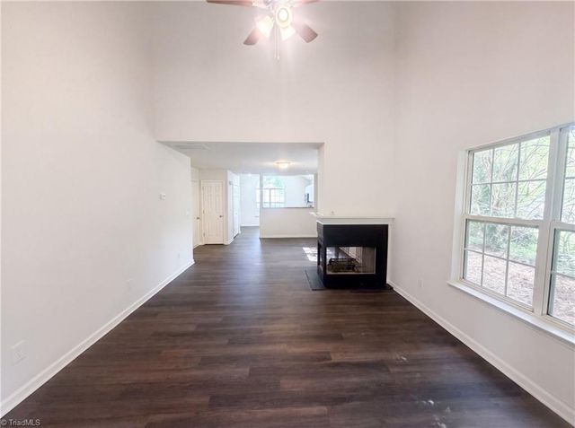 30 Pickwick Place, Greensboro, NC 27407