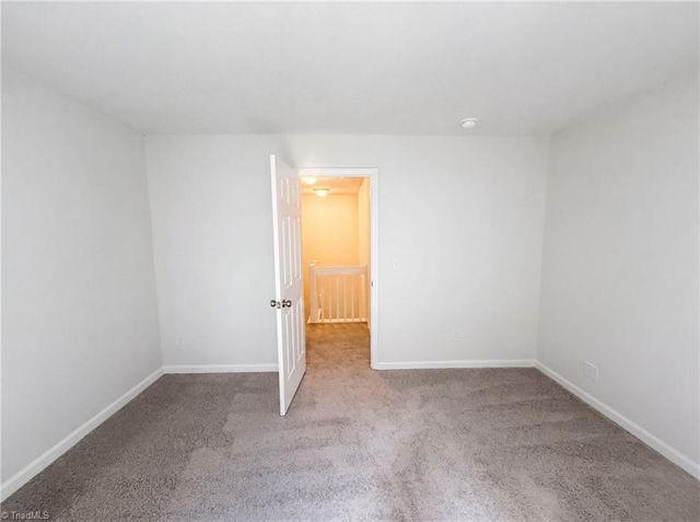 30 Pickwick Place, Greensboro, NC 27407