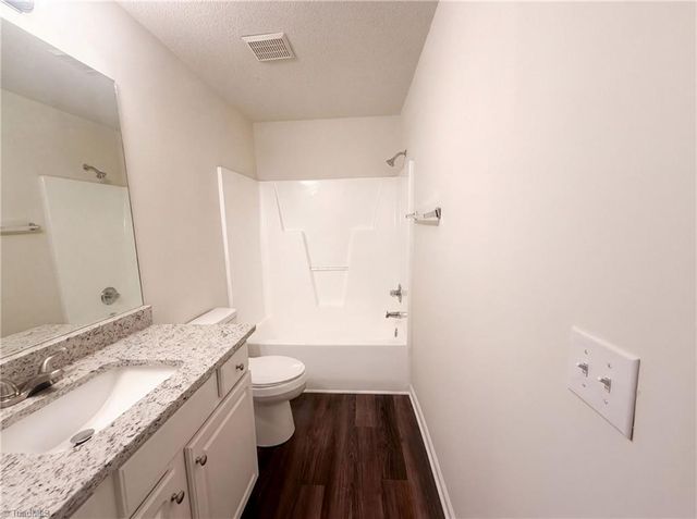 30 Pickwick Place, Greensboro, NC 27407