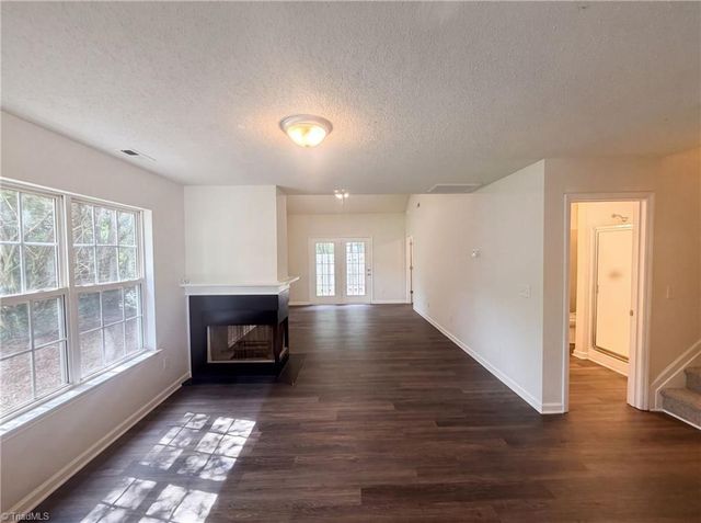 30 Pickwick Place, Greensboro, NC 27407