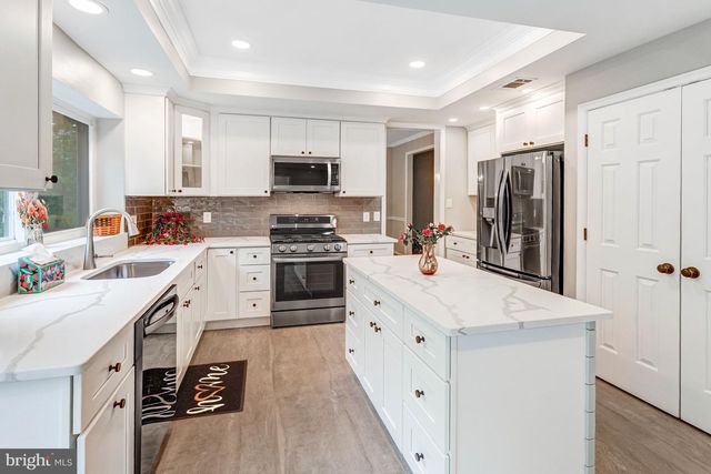 13223 OAK FARM DR, Woodbridge, VA 22192