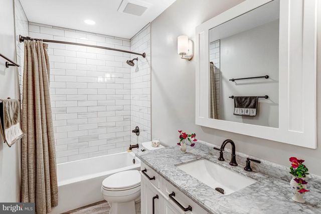 13223 OAK FARM DR, Woodbridge, VA 22192