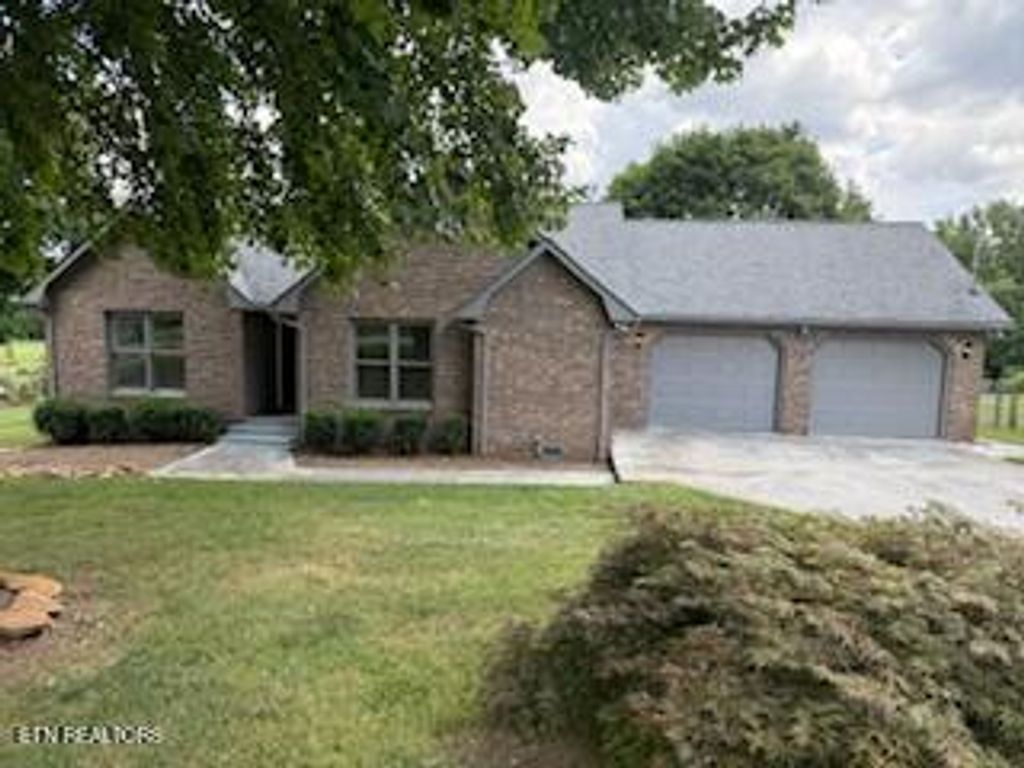 4028 Sullivan Rd, Knoxville, TN 37921